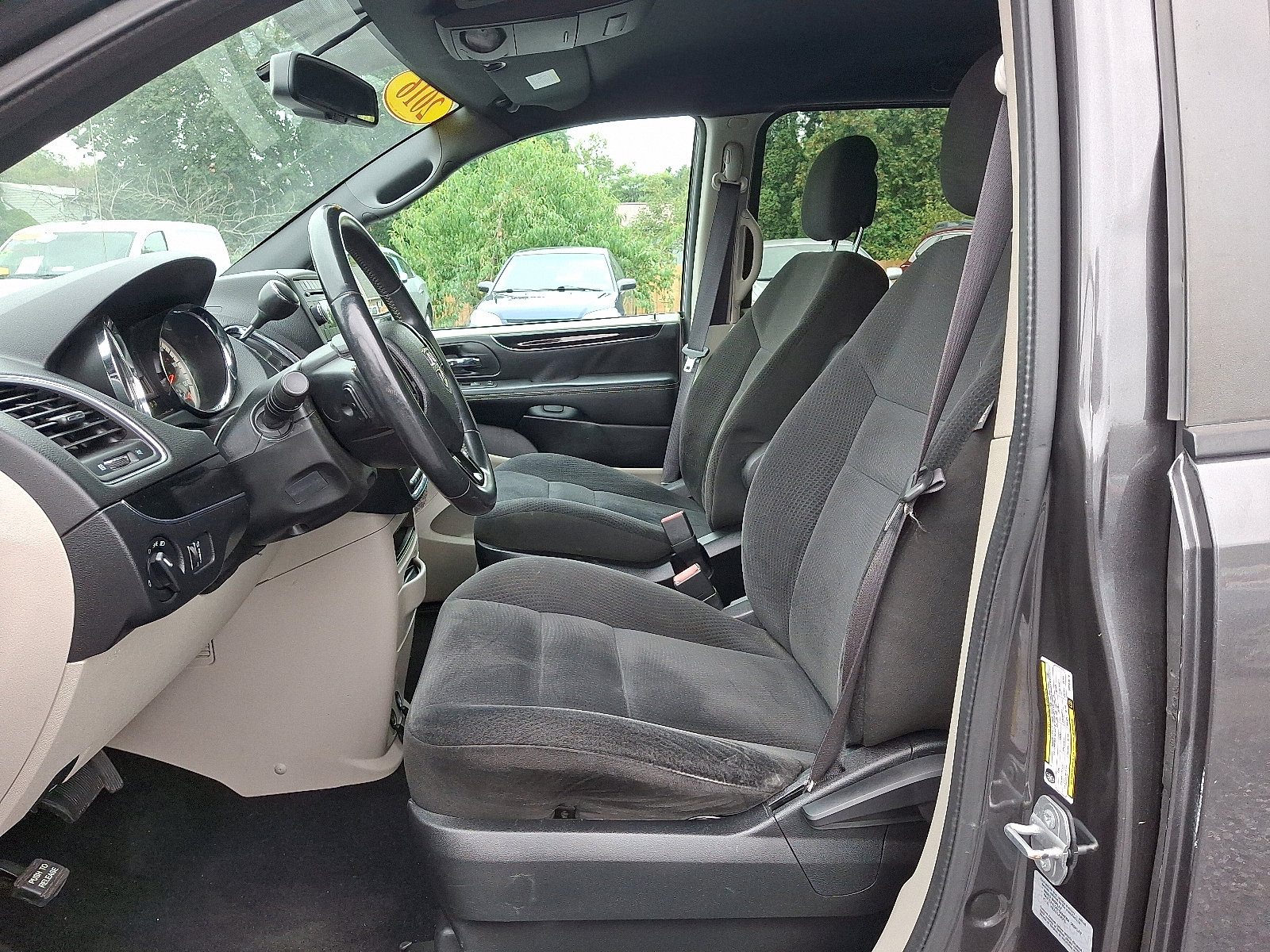 Used 2016 Dodge Grand Caravan SE image 14