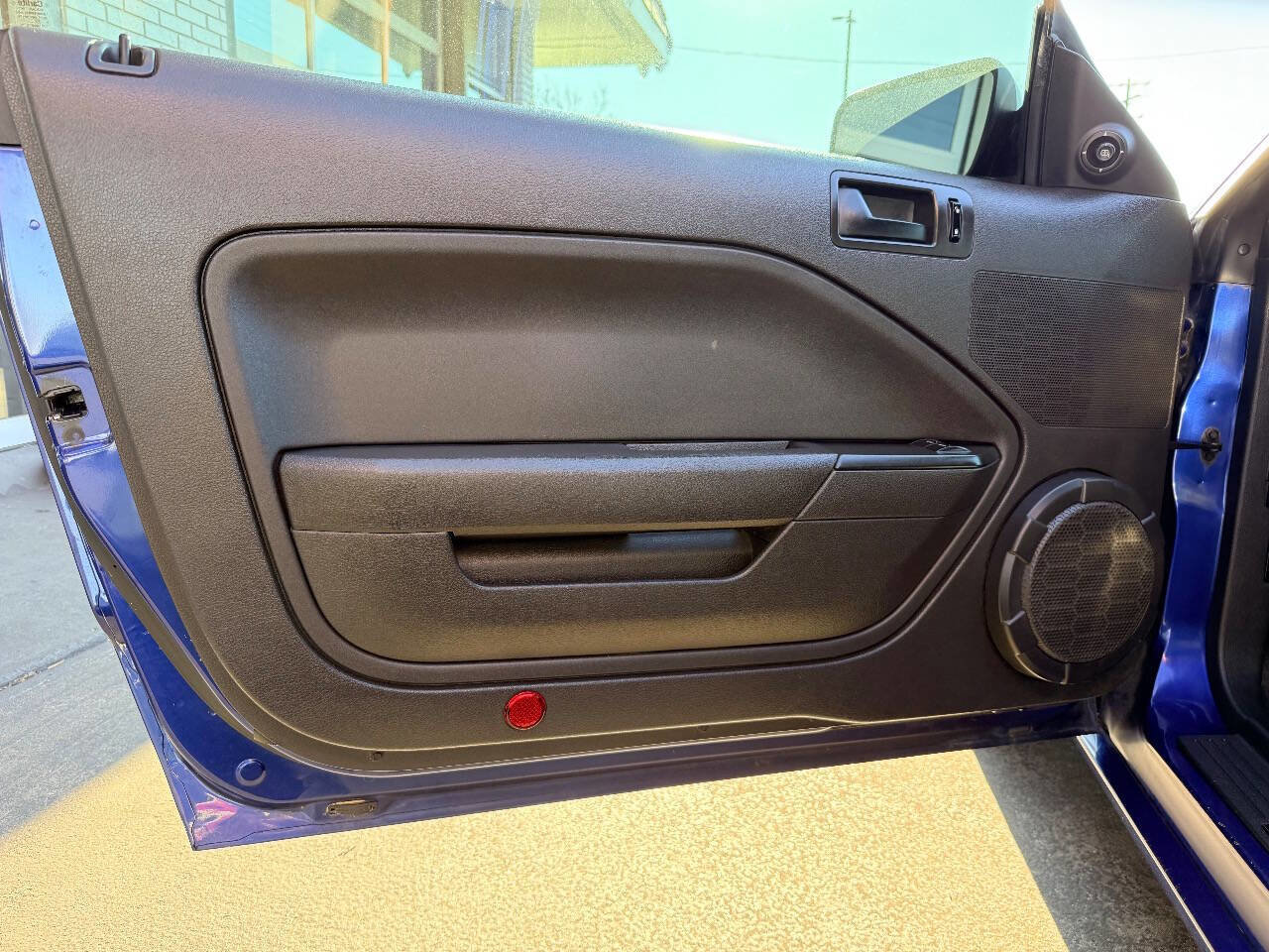 Used 2005 Ford Mustang GT Premium image 14