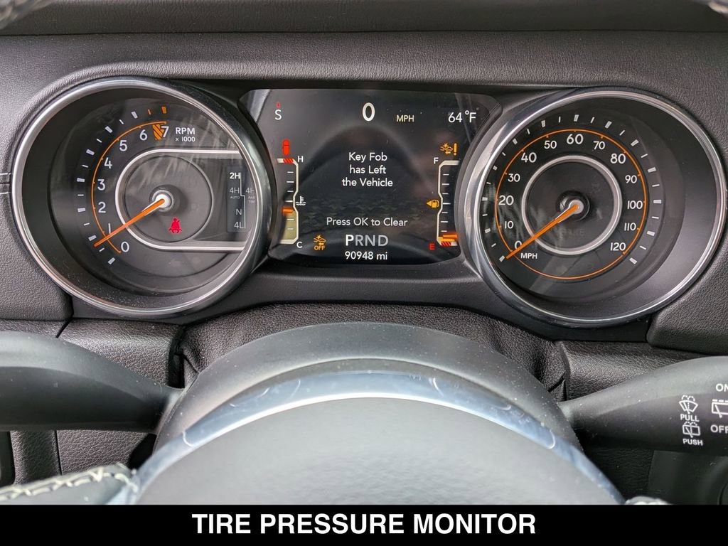 Used 2019 Jeep Wrangler Unlimited Sahara AWD/4WD image 15