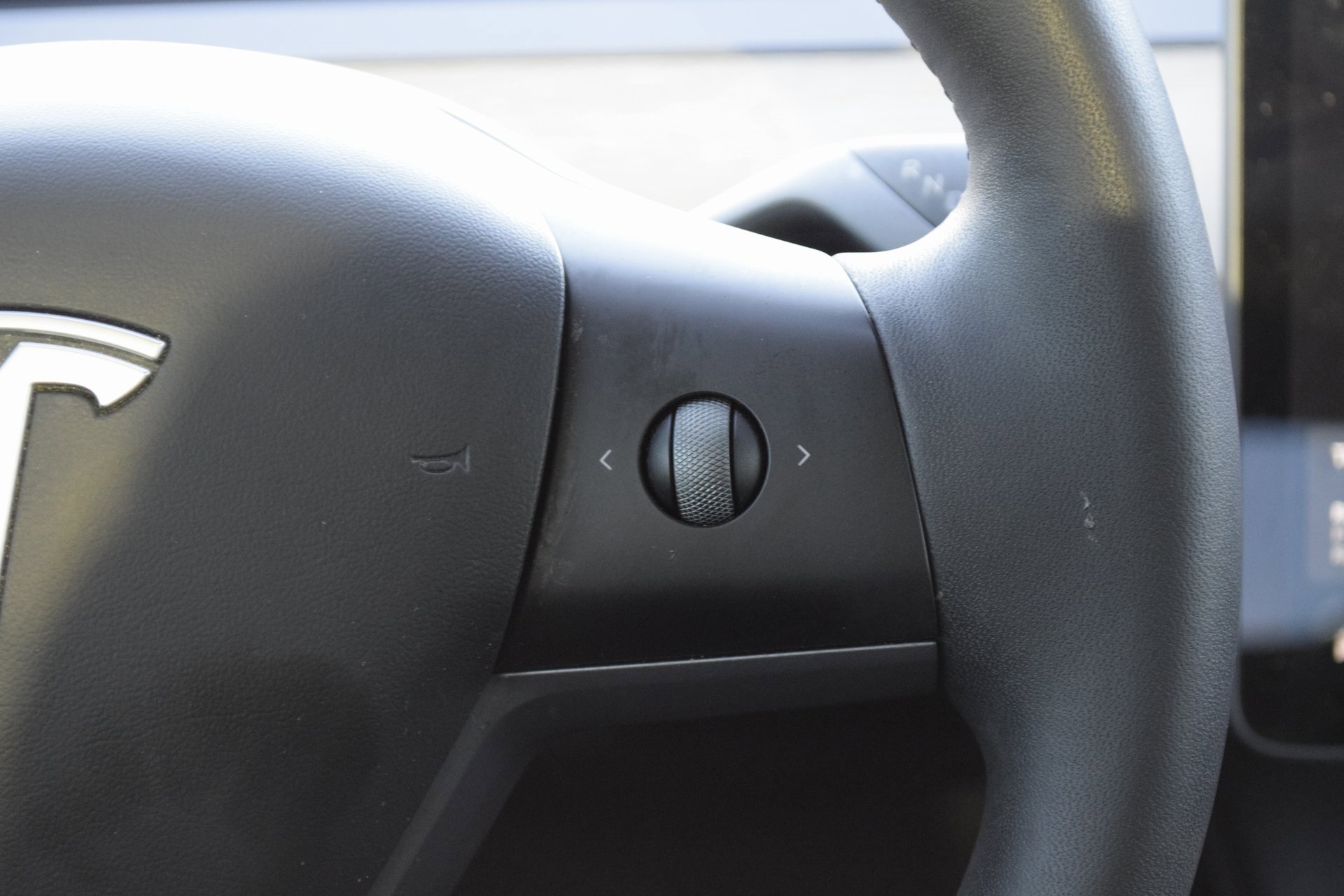 Used 2021 Tesla Model Y Long Range image 13