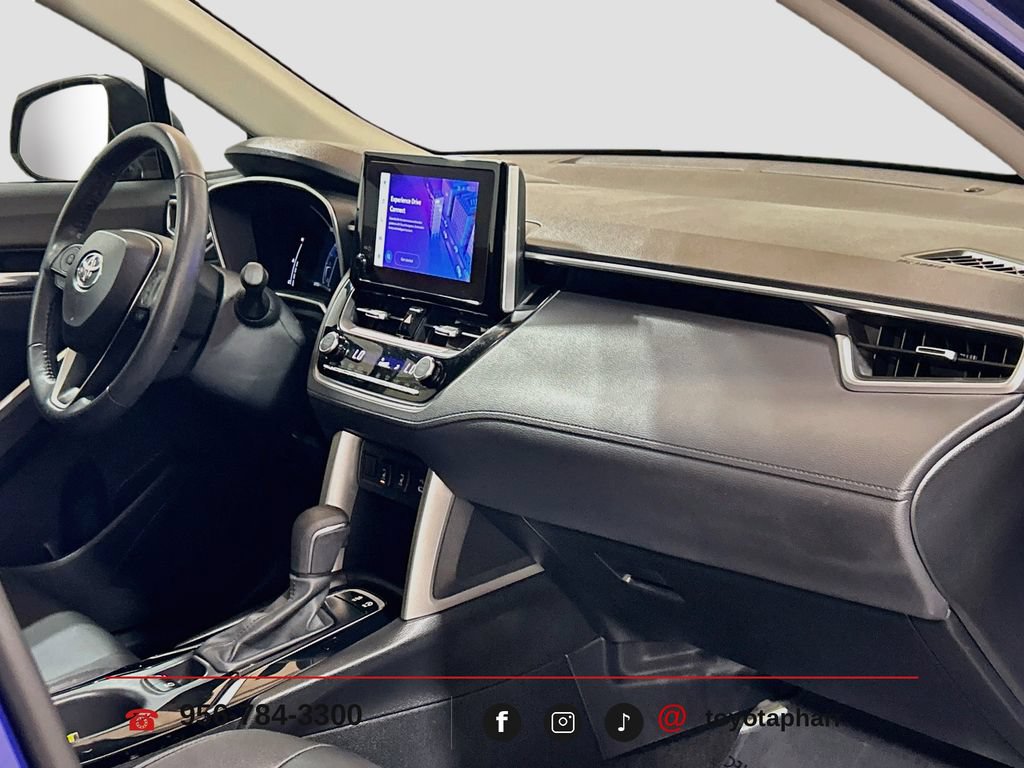 Used 2023 Toyota Corolla Cross XLE w/ Convenience Package FWD image 28