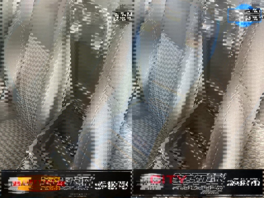 Used 2023 Dodge Charger SXT w/ Blacktop Package image 24