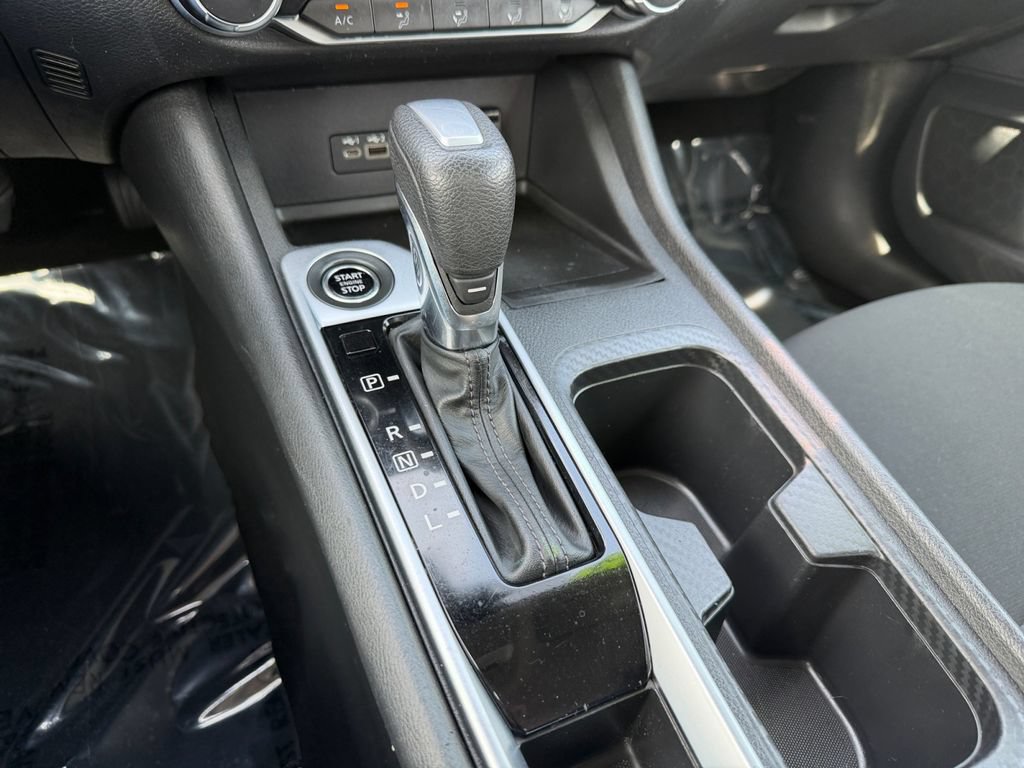 Used 2023 Nissan Sentra SV FWD image 28