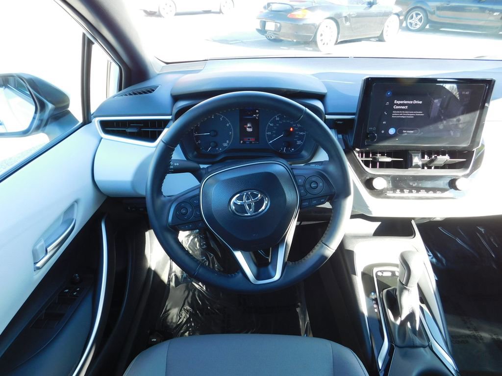 Used 2025 Toyota Corolla SE image 11