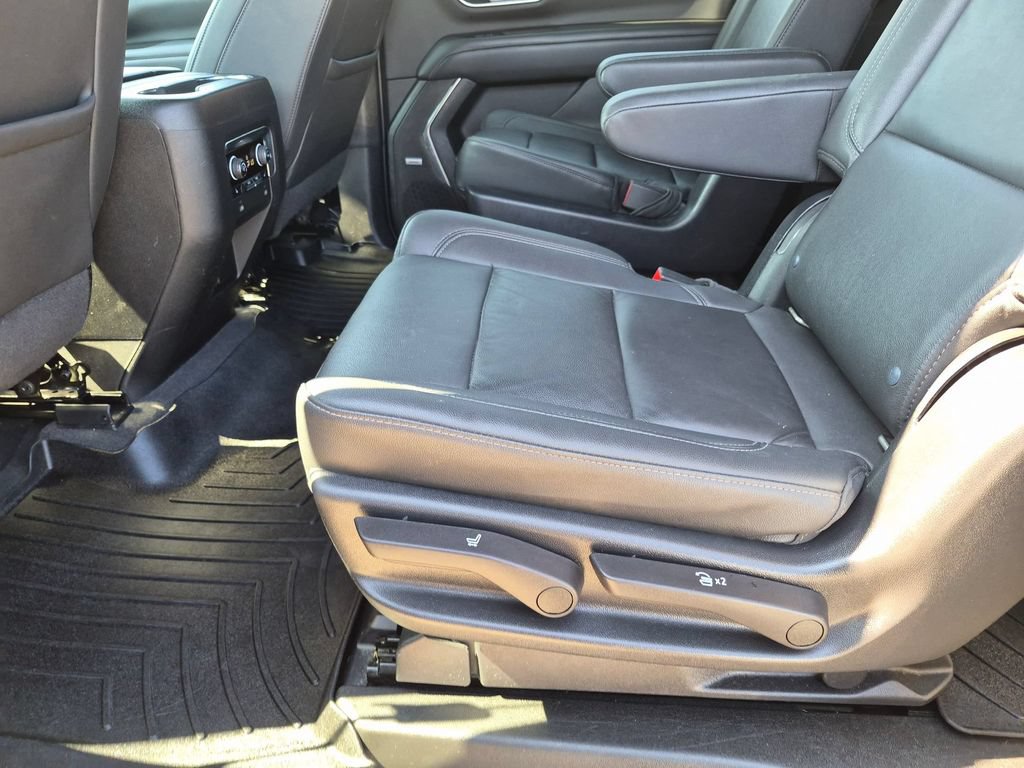 Used 2022 Chevrolet Suburban LT w/ Luxury Package AWD/4WD image 25