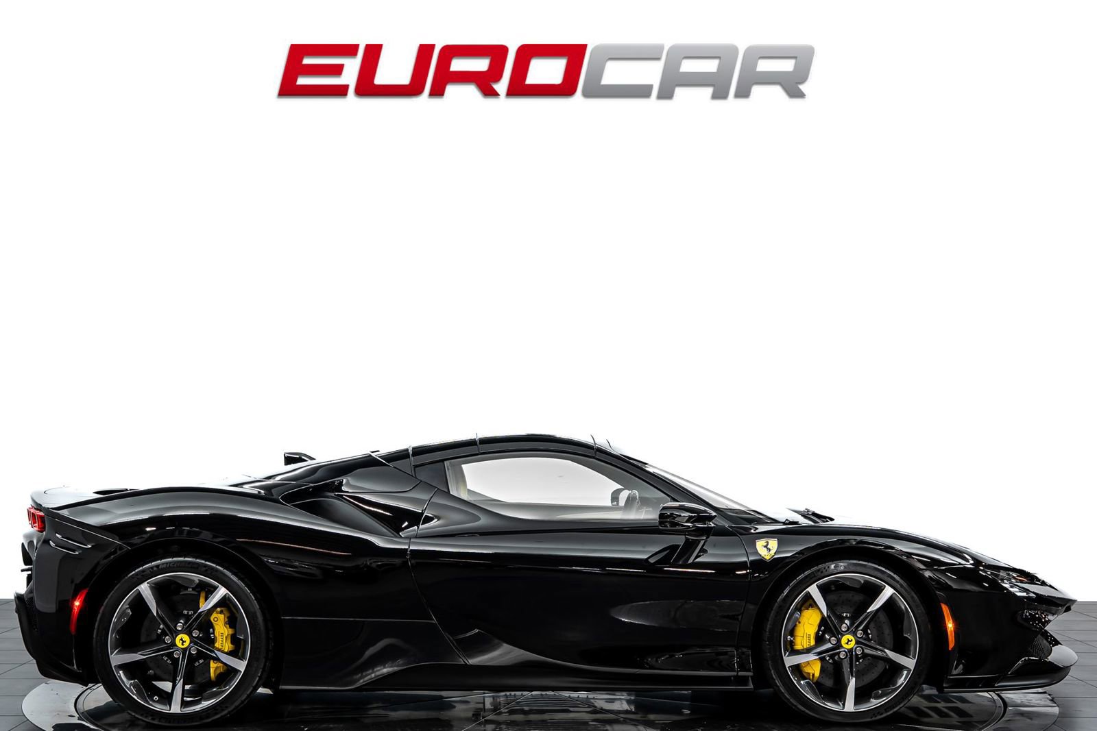 Used 2024 Ferrari SF90 Spider AWD/4WD image 8