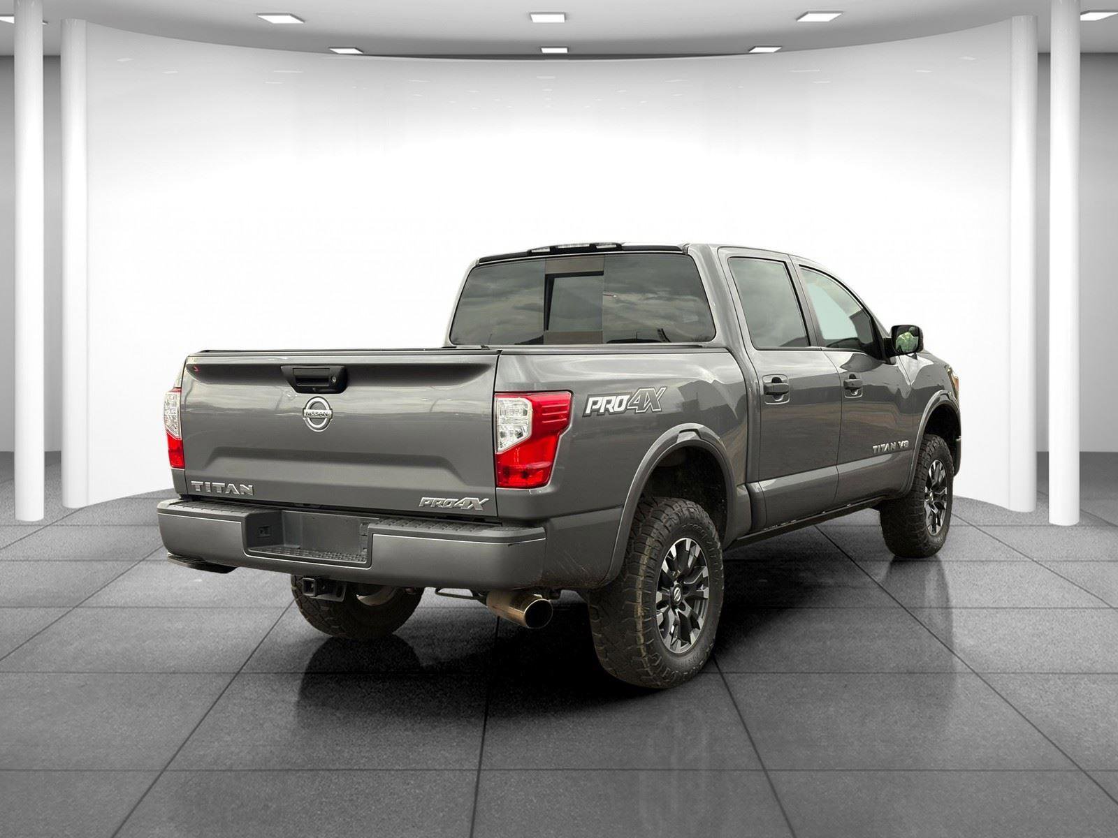 Used 2019 Nissan Titan PRO-4X image 7