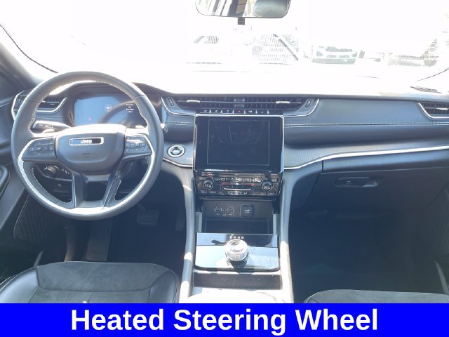 Used 2025 Jeep Grand Cherokee Altitude AWD/4WD image 10
