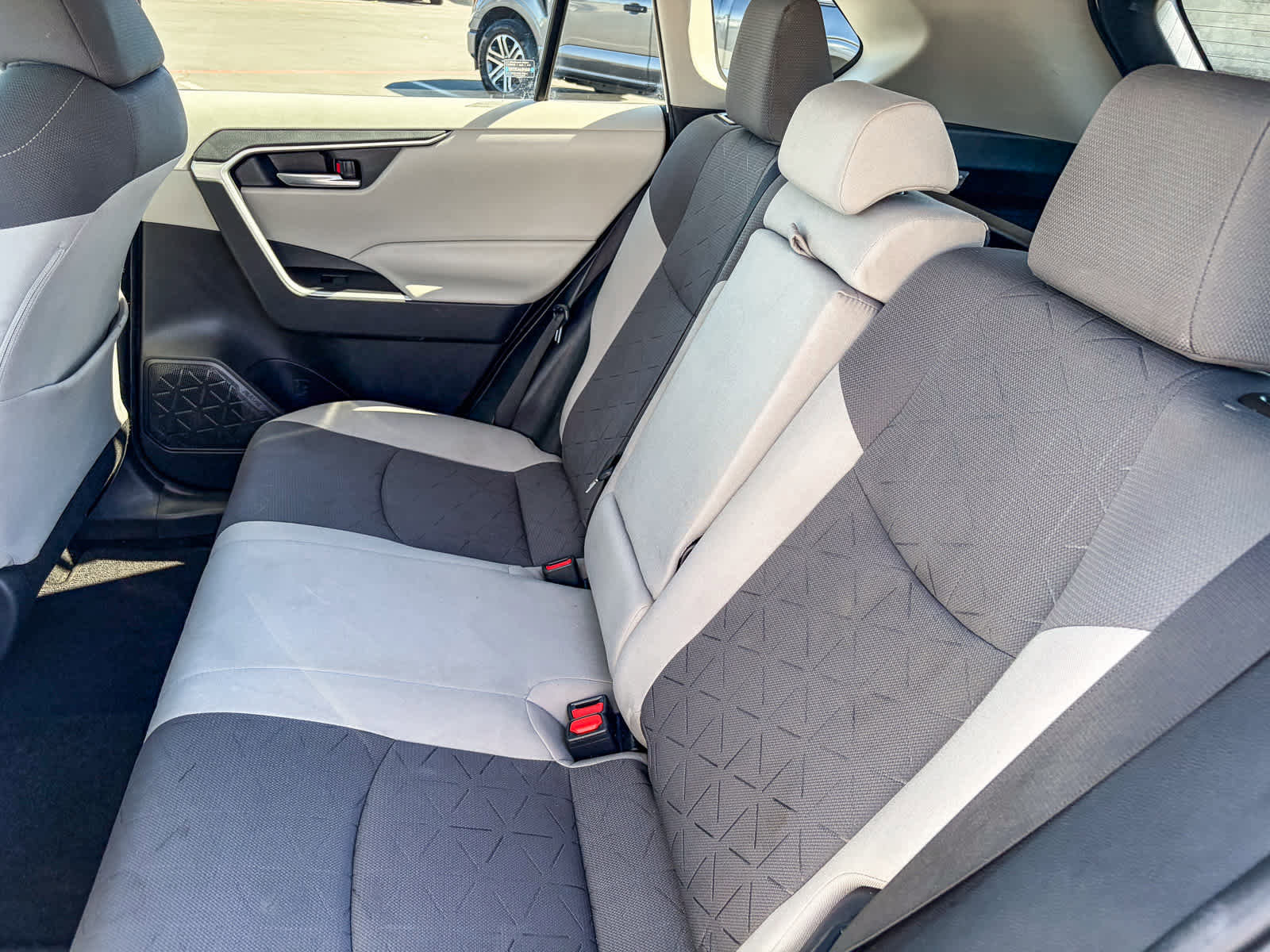 Used 2020 Toyota RAV4 XLE w/ Convenience Package image 18