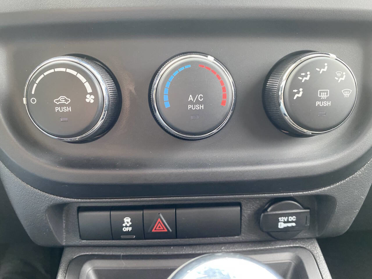 Used 2017 Jeep Compass 75th Anniversary w/ Power Value Group image 27