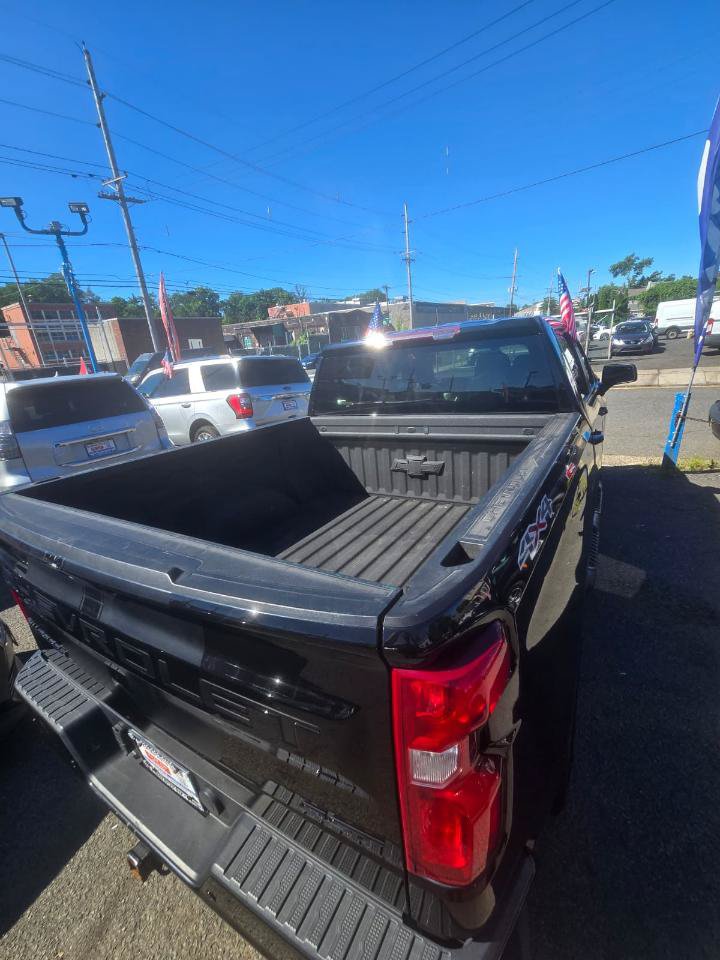 Used 2022 Chevrolet Silverado 1500 RST w/ Rally Edition AWD/4WD image 3