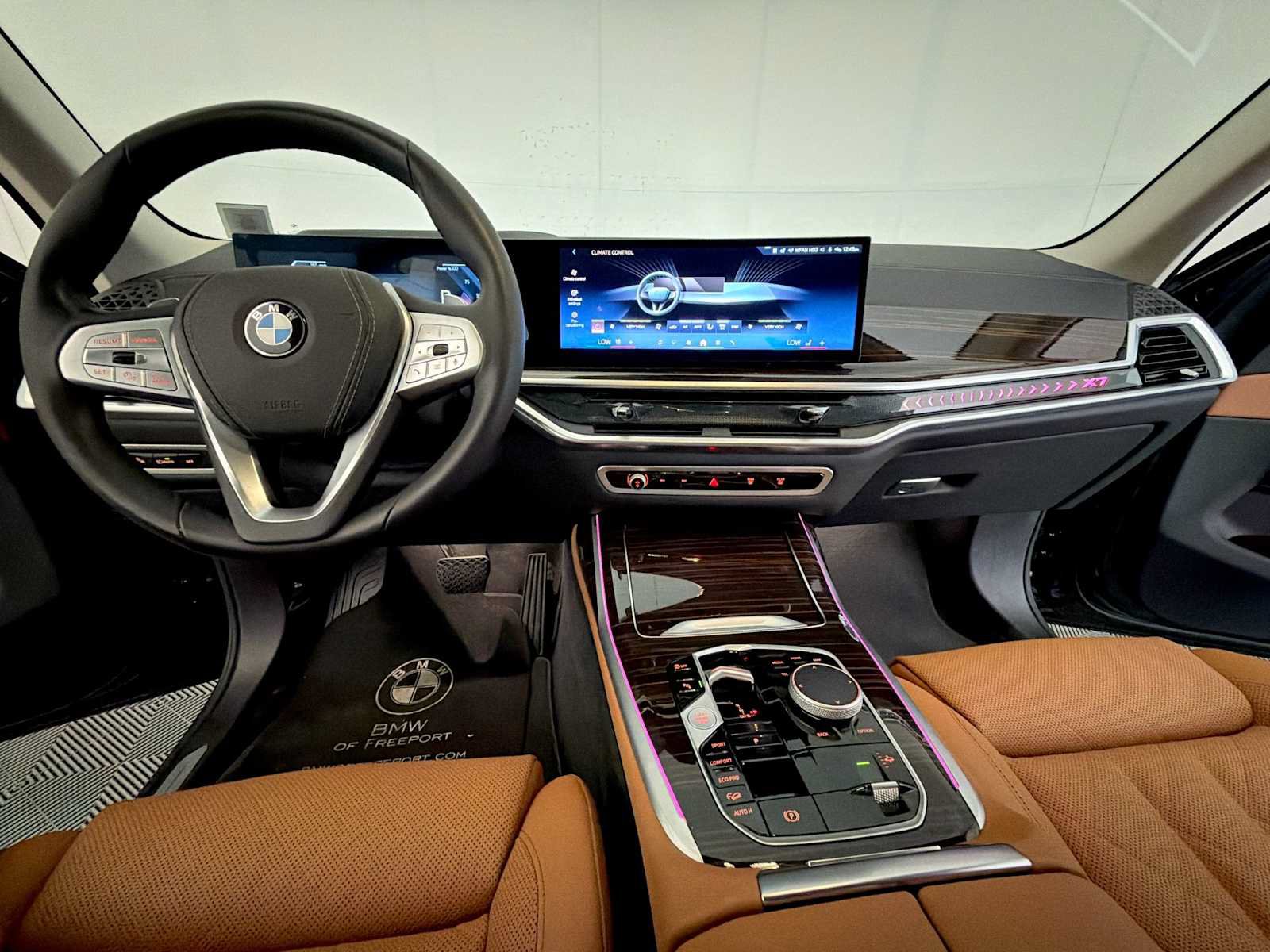 Used 2025 BMW X7 xDrive40i w/ Premium Package AWD/4WD image 17