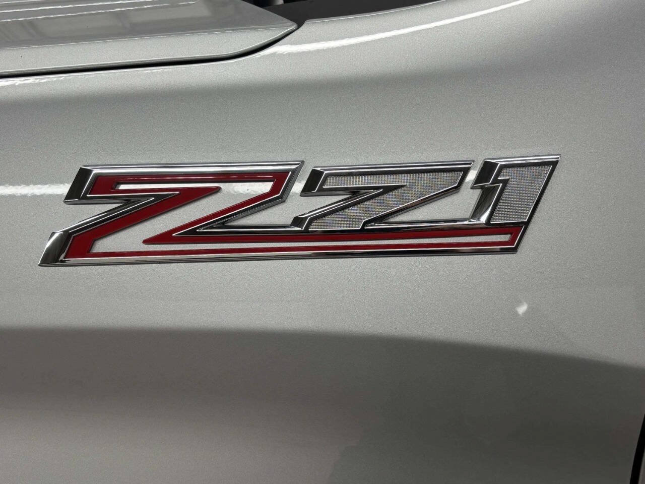 Used 2019 Chevrolet Silverado 1500 LTZ w/ LTZ Premium Package AWD/4WD image 2