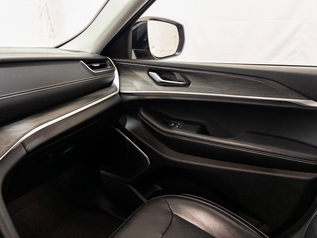 Used 2021 Jeep Grand Cherokee L Limited image 31