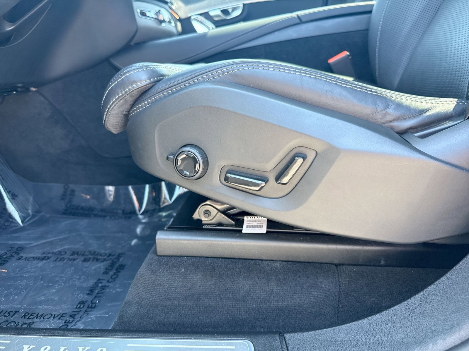 Certified 2024 Volvo XC90 B6 Ultimate AWD/4WD image 14