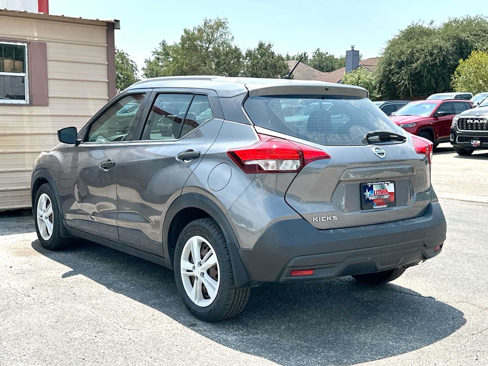 Used 2019 Nissan Kicks S FWD image 2