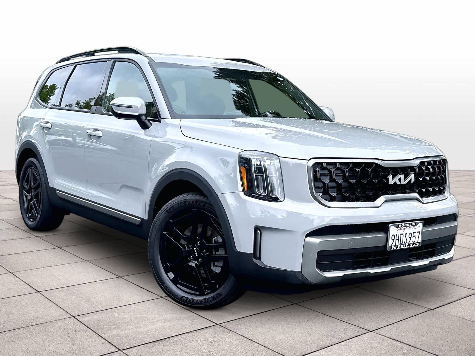 Used 2023 Kia Telluride EX X-Line AWD/4WD image 2