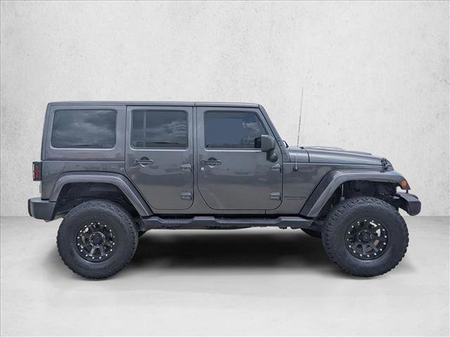 Used 2018 Jeep Wrangler Unlimited Sahara AWD/4WD image 4