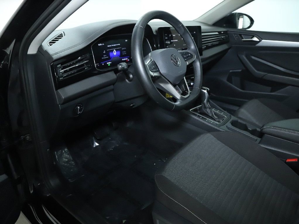 Used 2025 Volkswagen Jetta S image 17