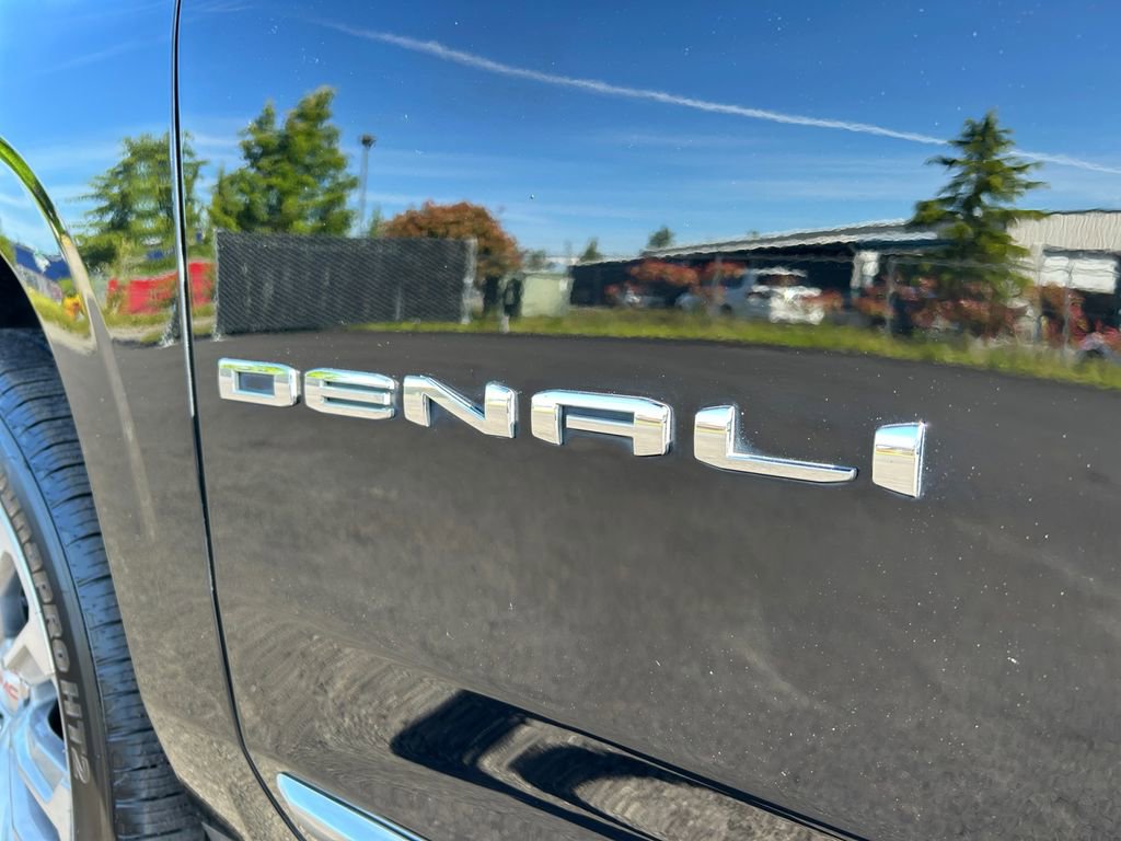Used 2021 GMC Yukon Denali w/ Denali Premium Package AWD/4WD image 35