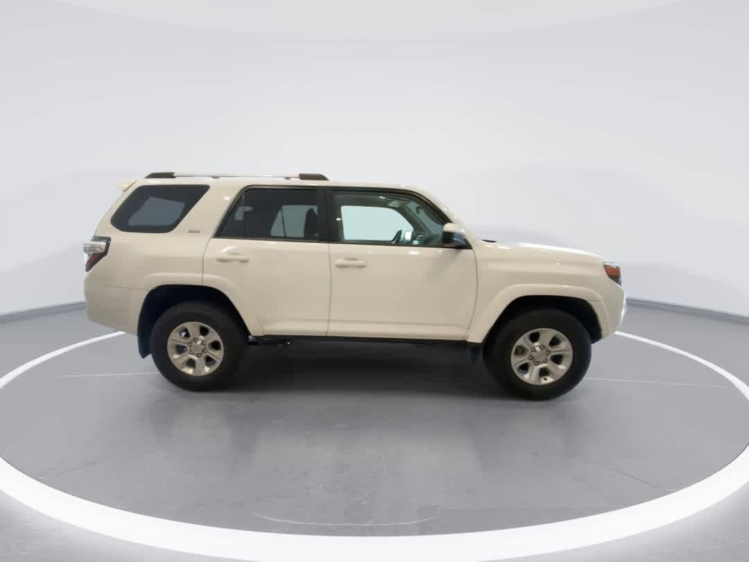 Certified 2024 Toyota 4Runner SR5 AWD/4WD image 9