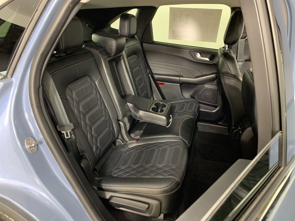 Used 2023 Ford Escape Platinum w/ Premium Technology Package image 32
