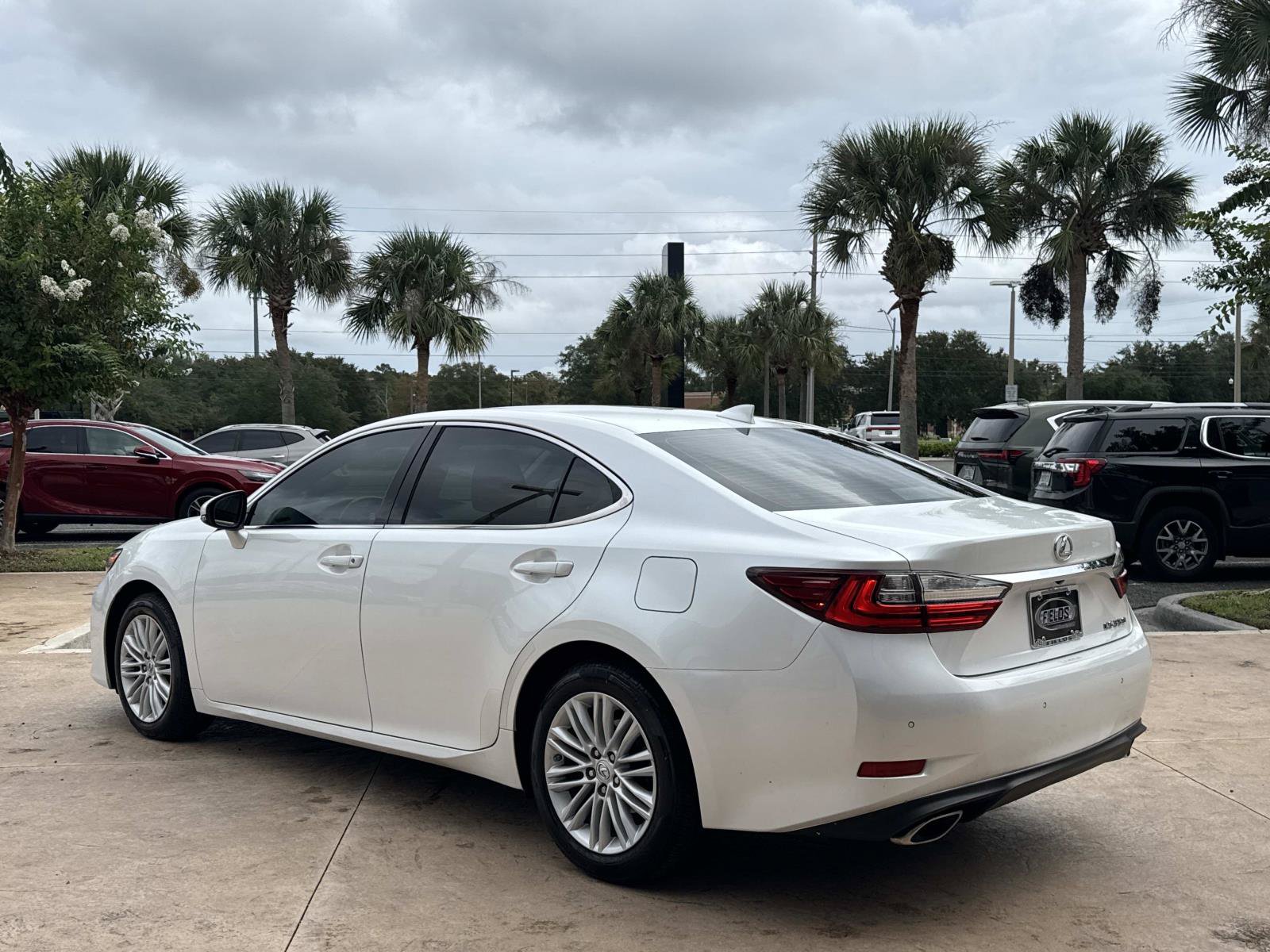 Used 2017 Lexus ES 350 w/ Premium Package FWD image 5