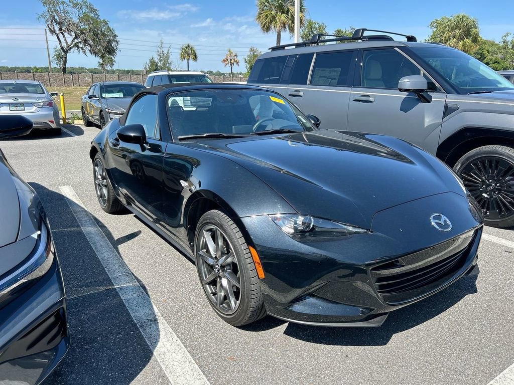 Used 2023 MAZDA MX-5 Miata Grand Touring RWD image 6
