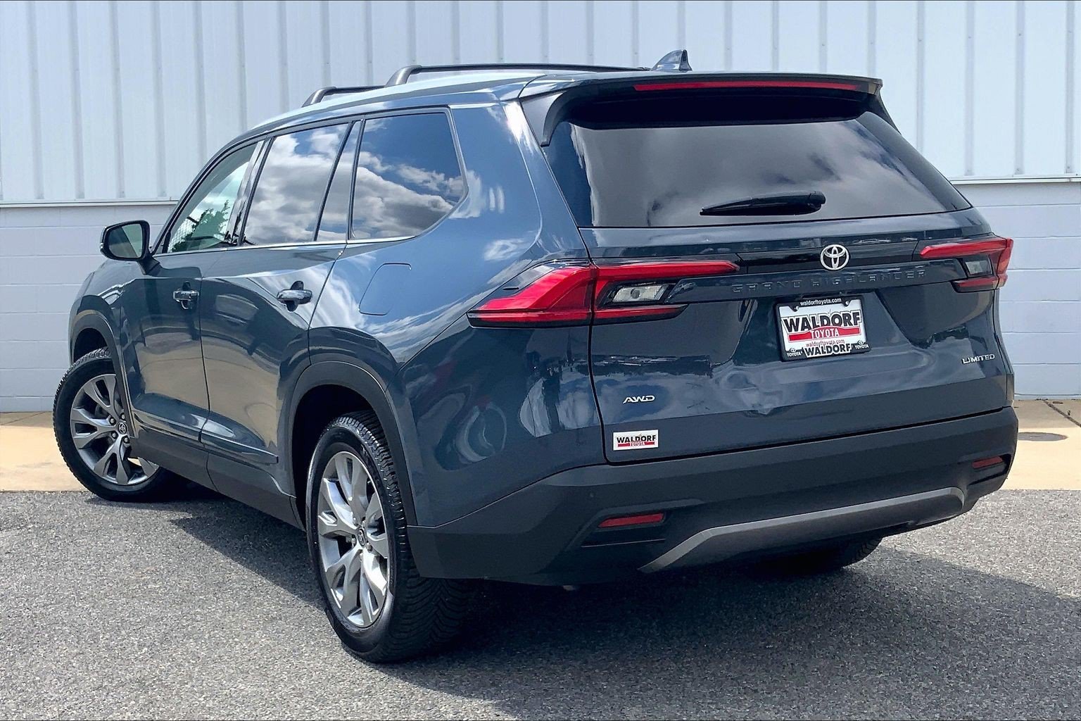 Used 2024 Toyota Grand Highlander AWD image 15