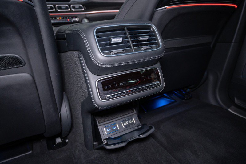 Certified 2024 Mercedes-Benz Maybach GLS 600 4MATIC image 32