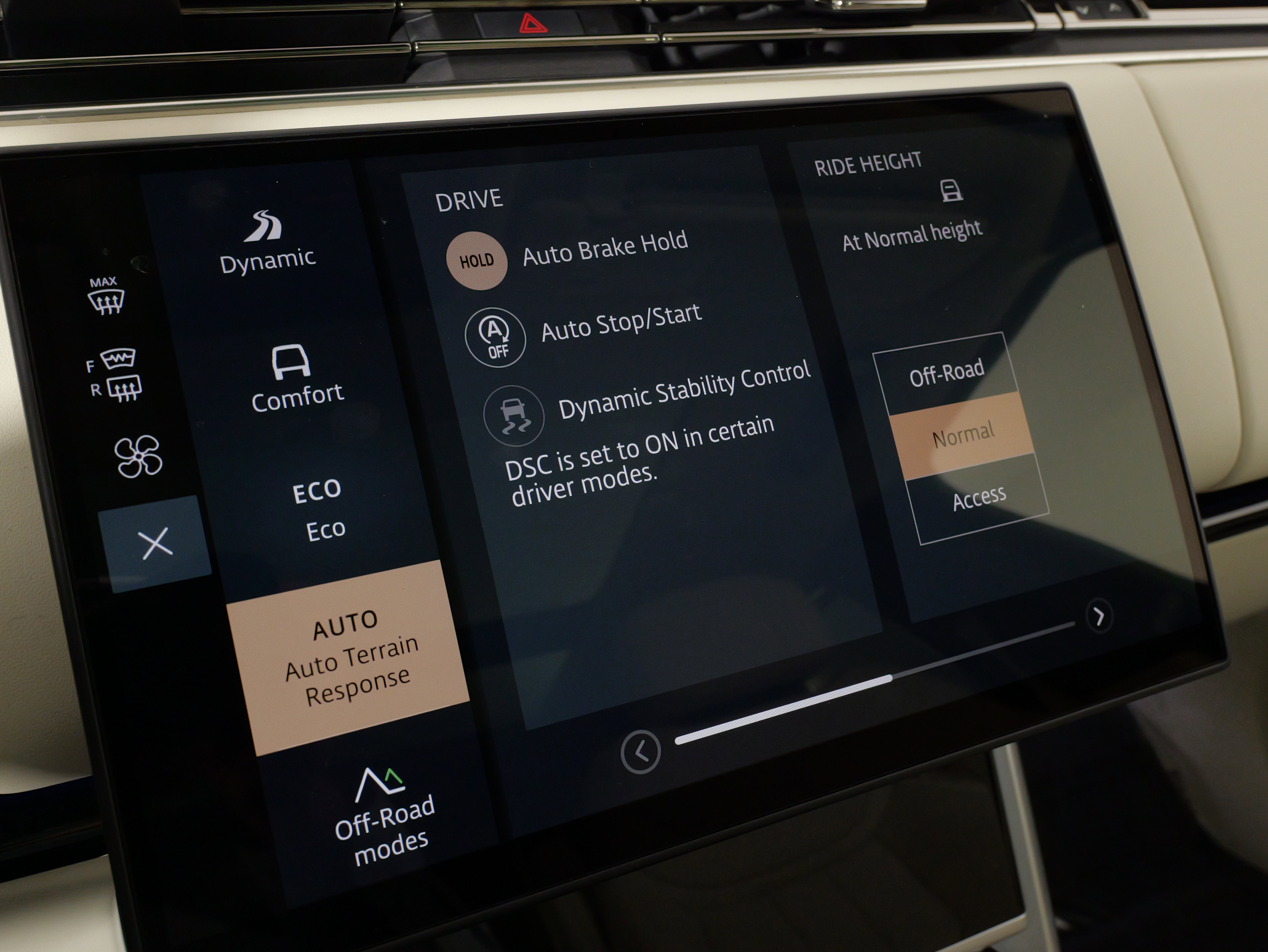 Used 2025 Land Rover Range Rover Long Wheelbase SE image 61