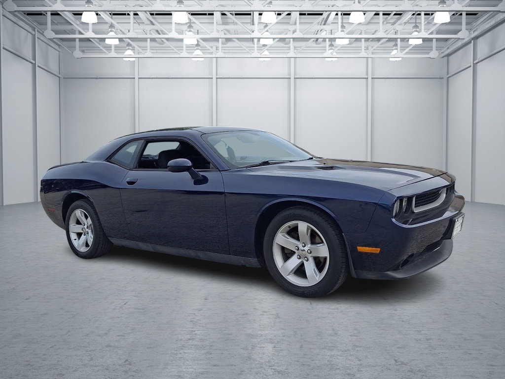 Used 2014 Dodge Challenger SXT RWD image 7