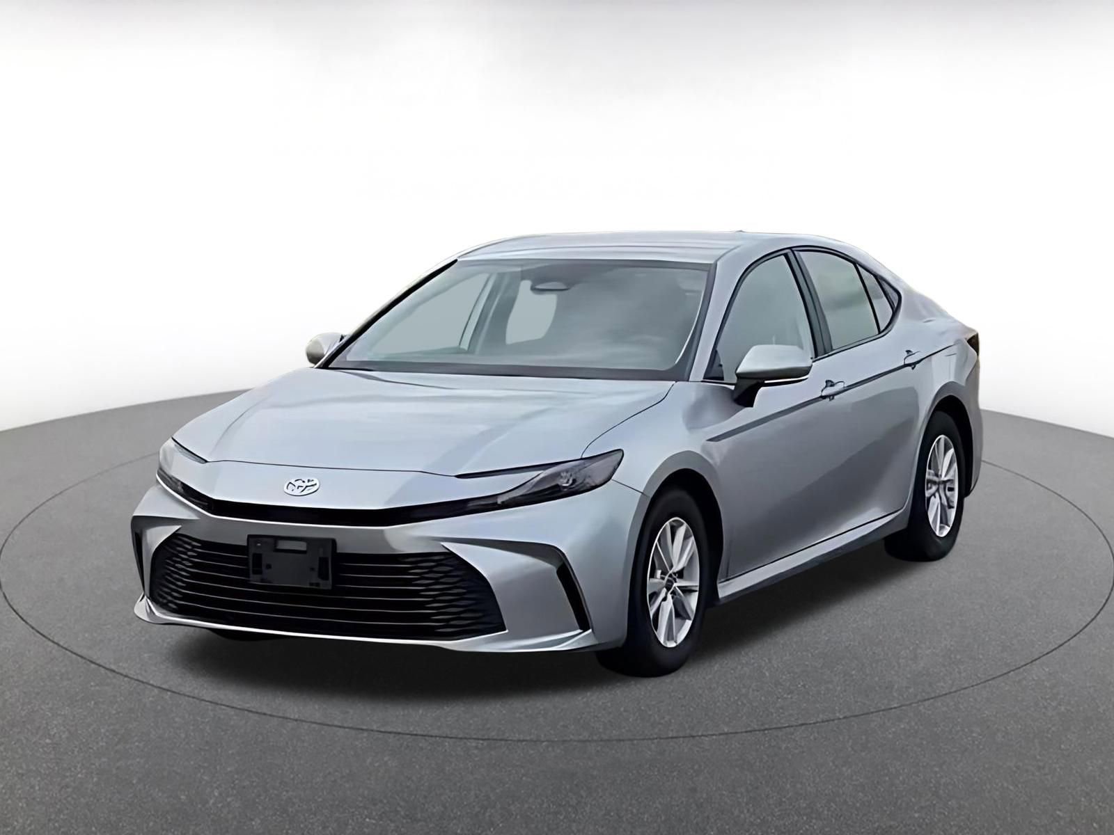 Used 2025 Toyota Camry LE image 7