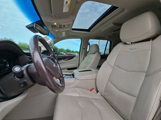 Used 2016 Cadillac Escalade Luxury AWD/4WD image 7