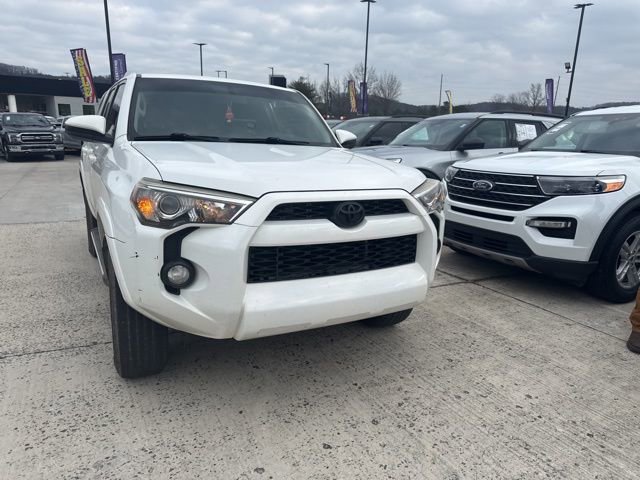 Used 2016 Toyota 4Runner SR5 image 3