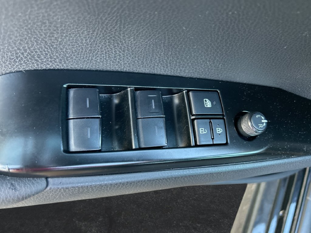 Used 2026 Toyota Camry SE w/ Convenience Package FWD image 13