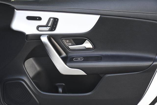 Used 2023 Mercedes-Benz CLA 250 image 30