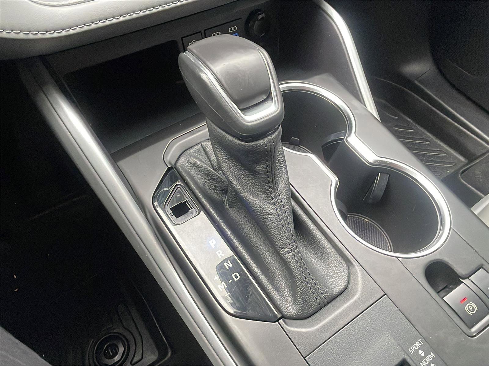 Used 2022 Toyota Highlander XLE image 28