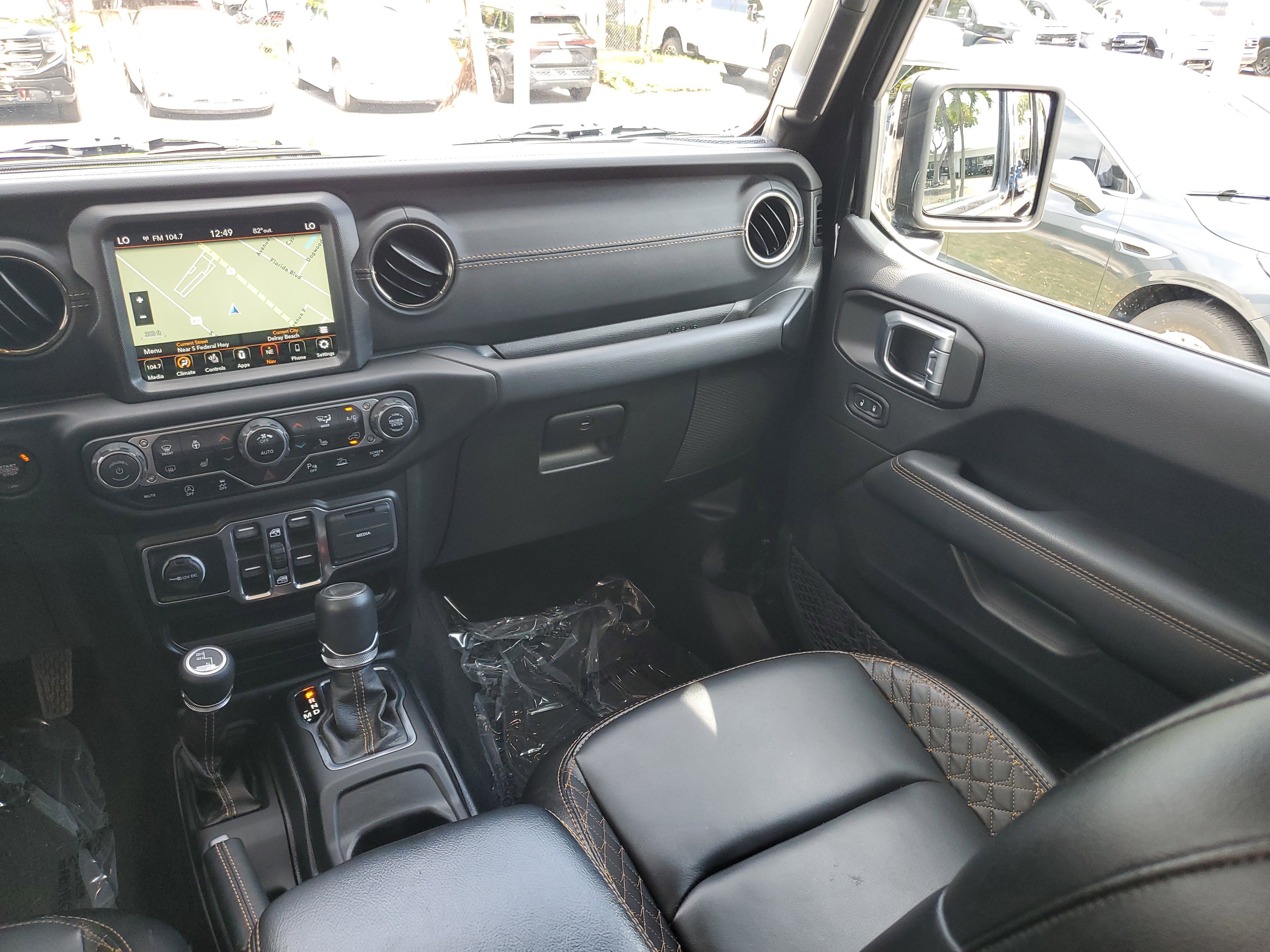 Used 2022 Jeep Wrangler Unlimited Sahara image 16