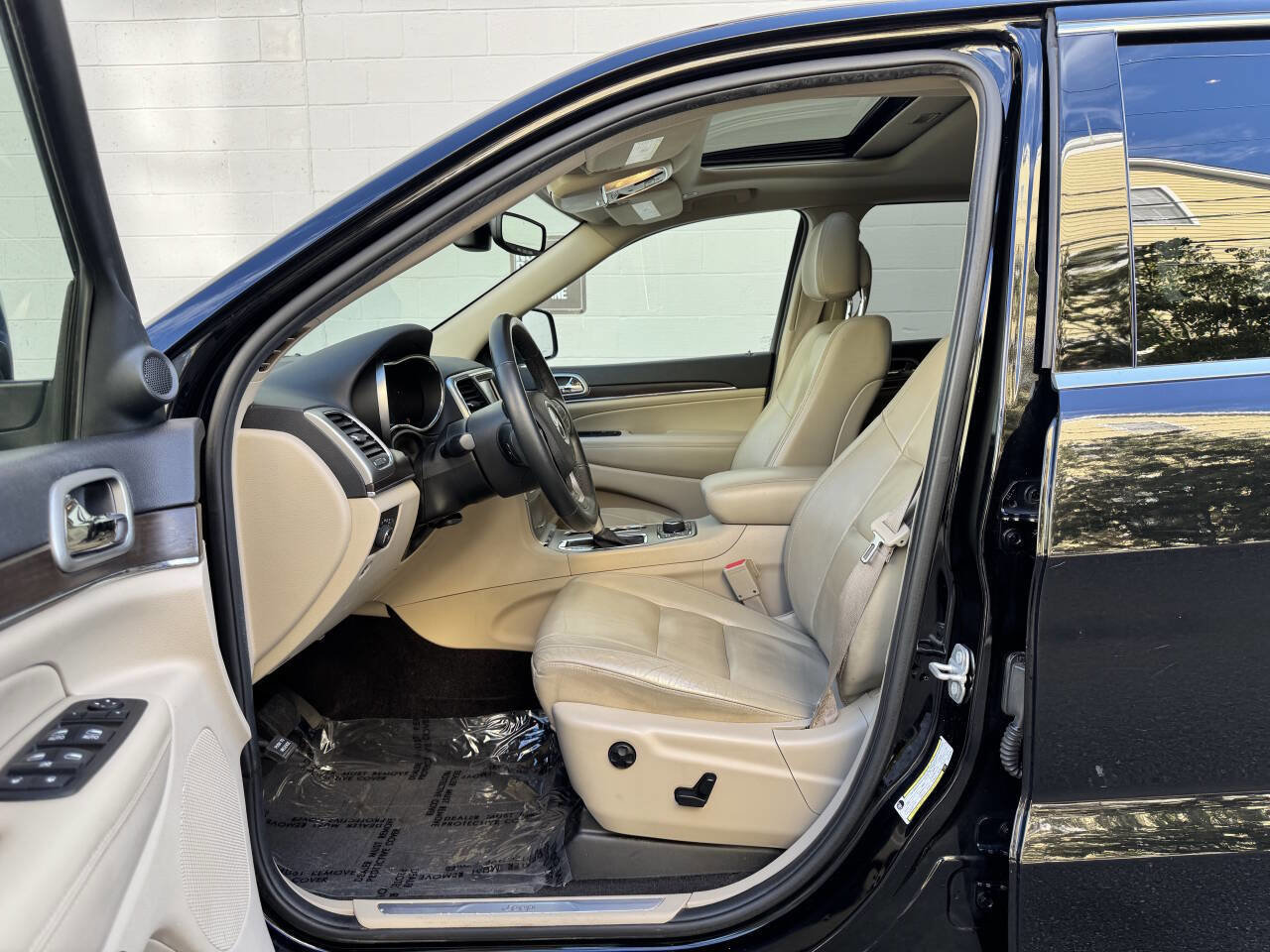 Used 2018 Jeep Grand Cherokee Limited image 12