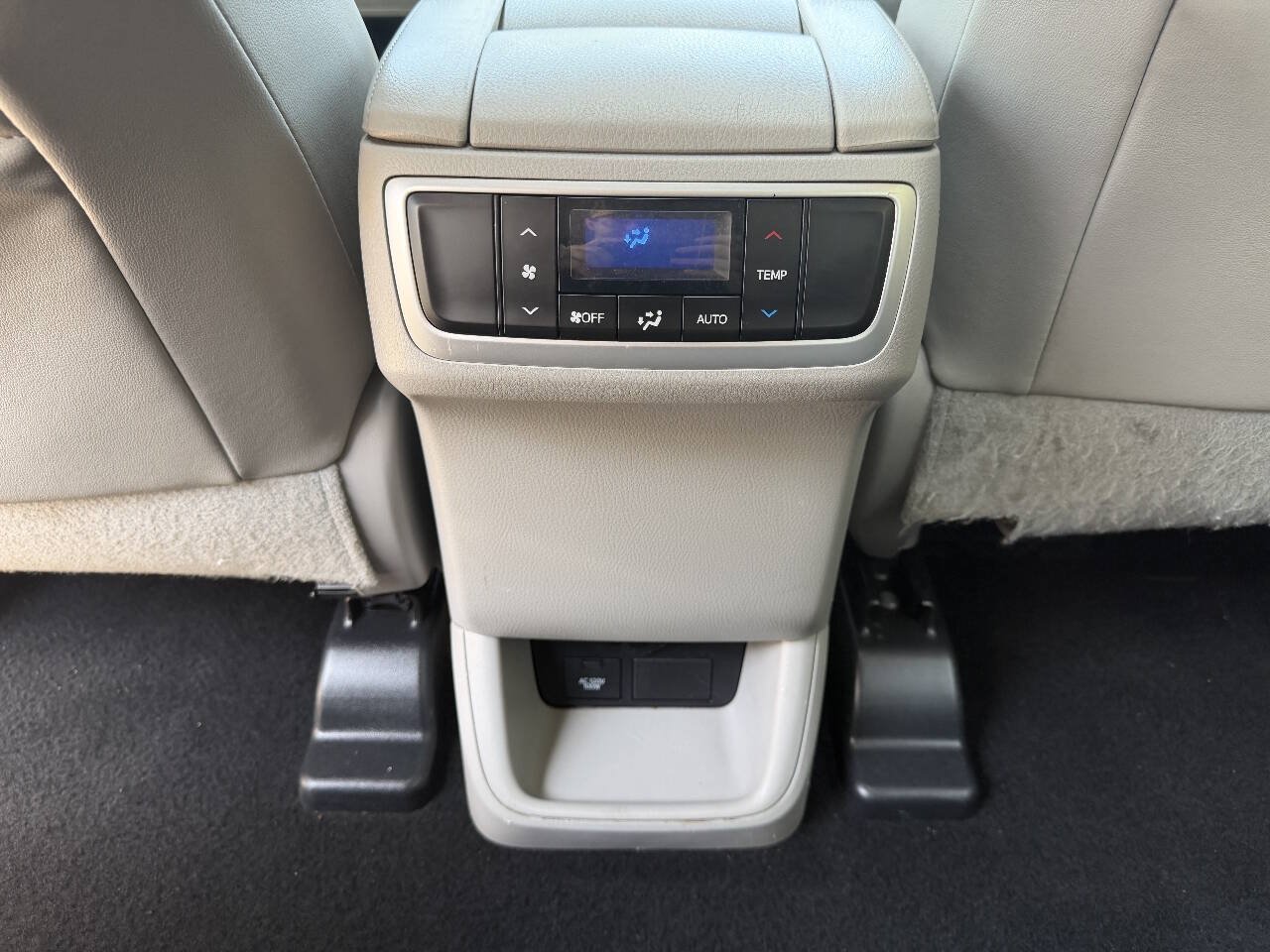 Used 2016 Toyota Highlander XLE AWD/4WD image 22