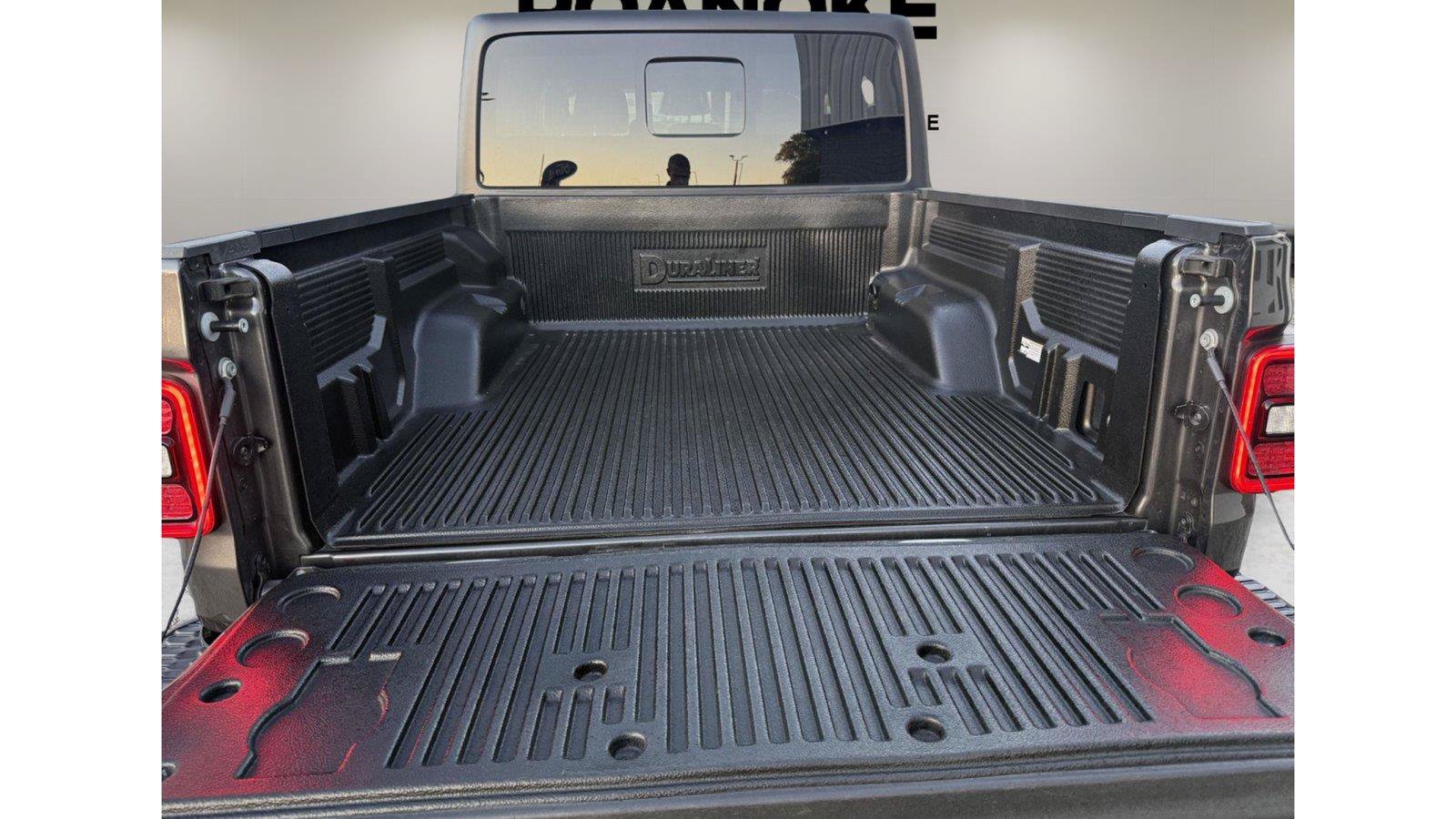 Used 2026 Jeep Gladiator Rubicon AWD/4WD image 25