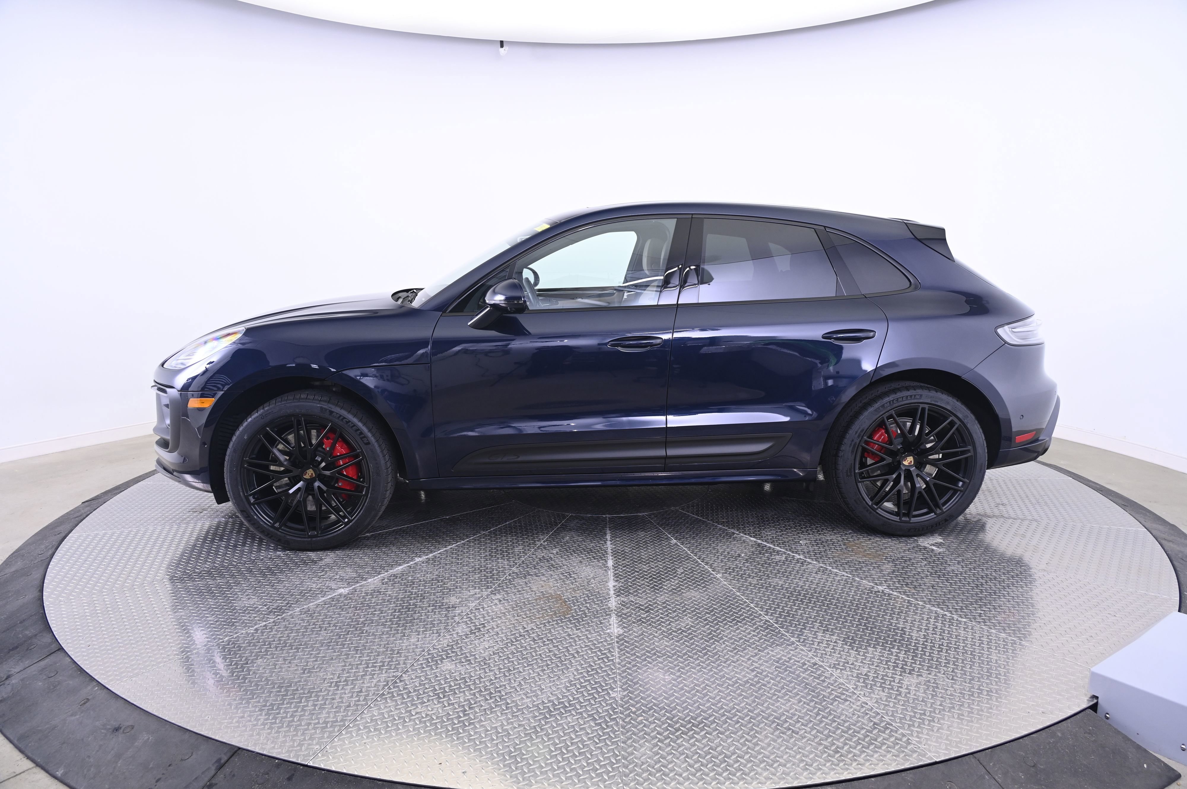 Certified 2022 Porsche Macan GTS image 2