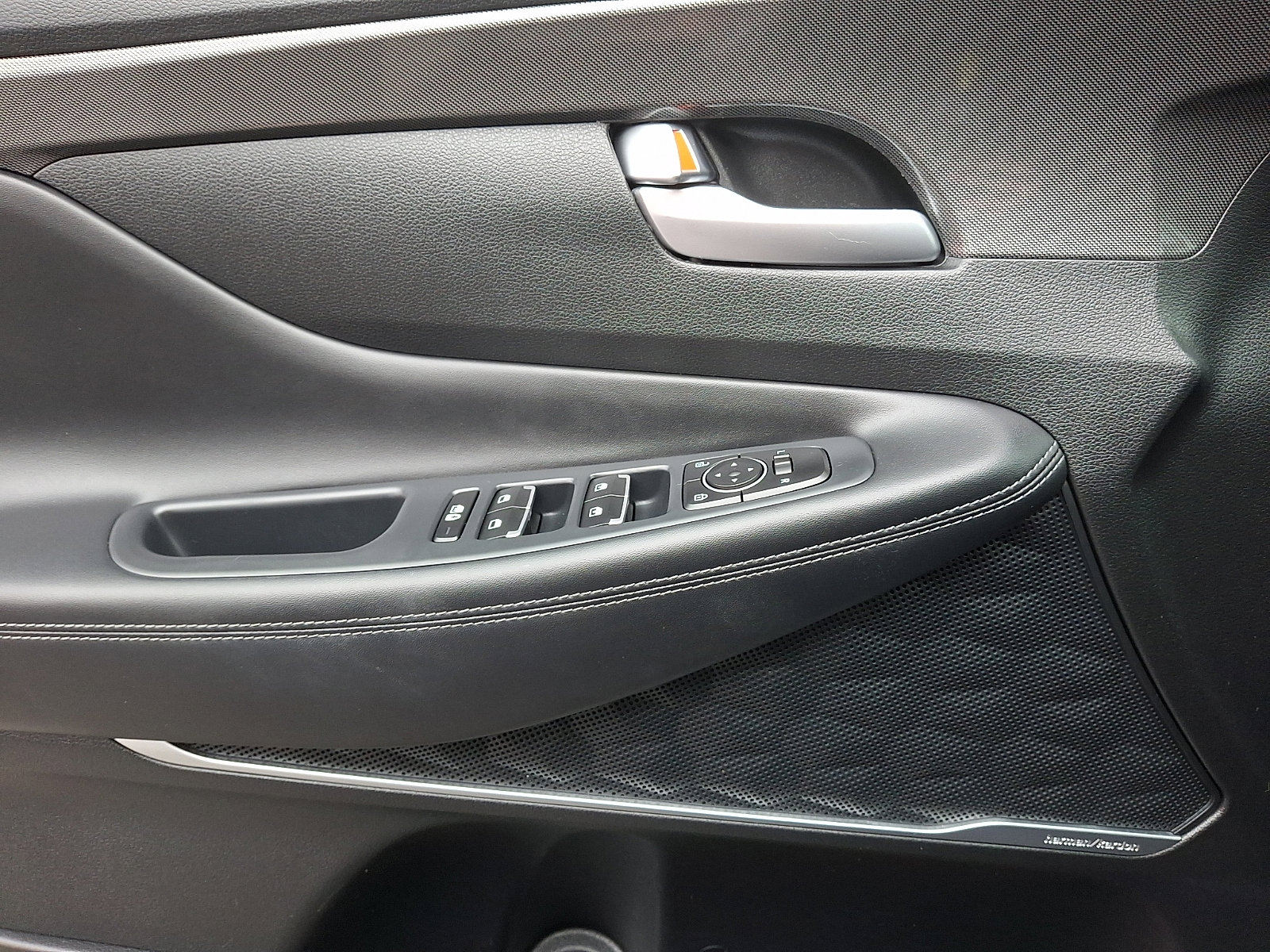 Used 2022 Hyundai Santa Fe SEL w/ Convenience + Premium Package image 11