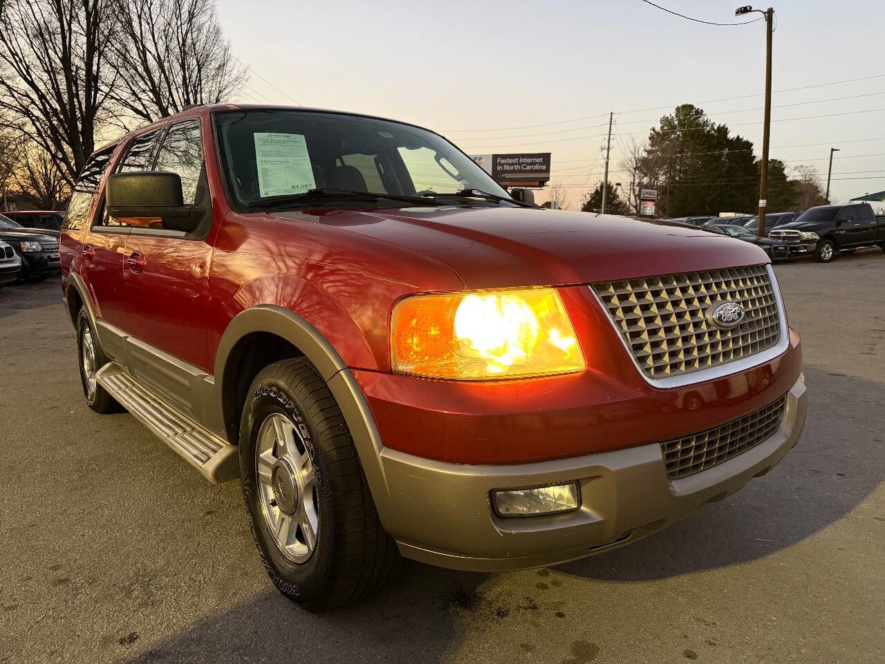Used 2004 Ford Expedition Eddie Bauer RWD image 1