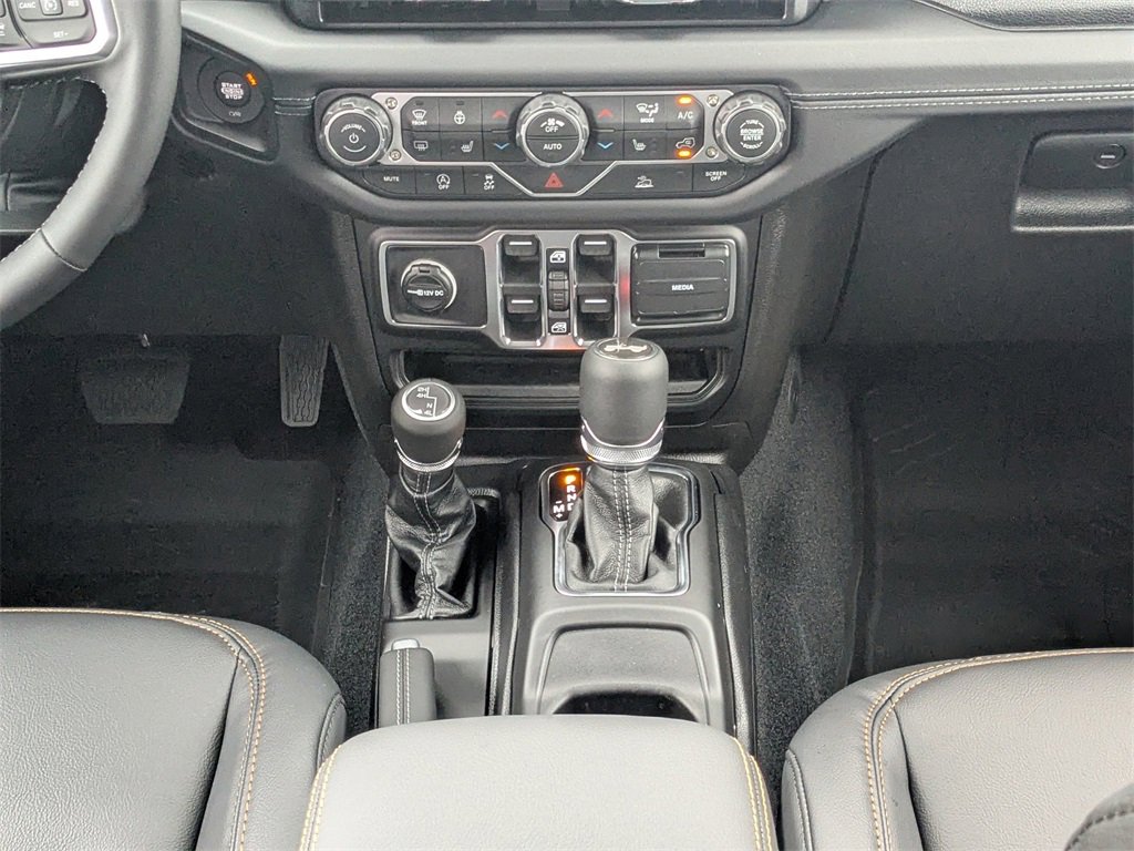 New 2026 Jeep Wrangler Sahara w/ Technology Group image 19