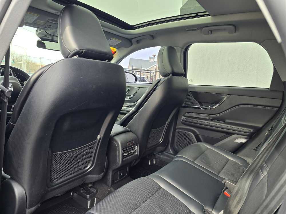 Used 2021 Lincoln Corsair AWD w/ Premium Package image 27