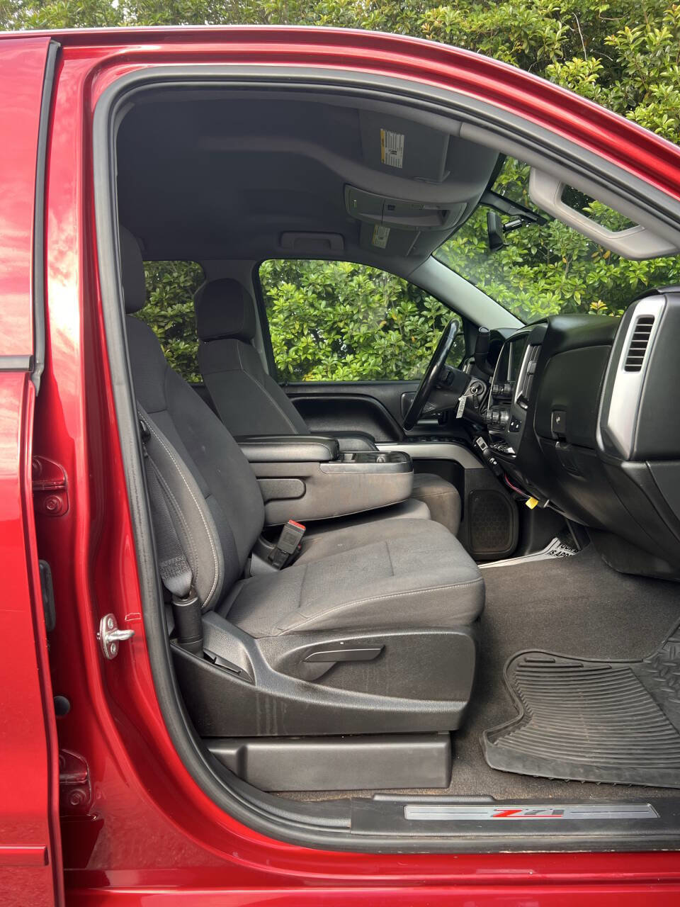 Used 2018 Chevrolet Silverado 1500 LT w/ All Star Edition image 17