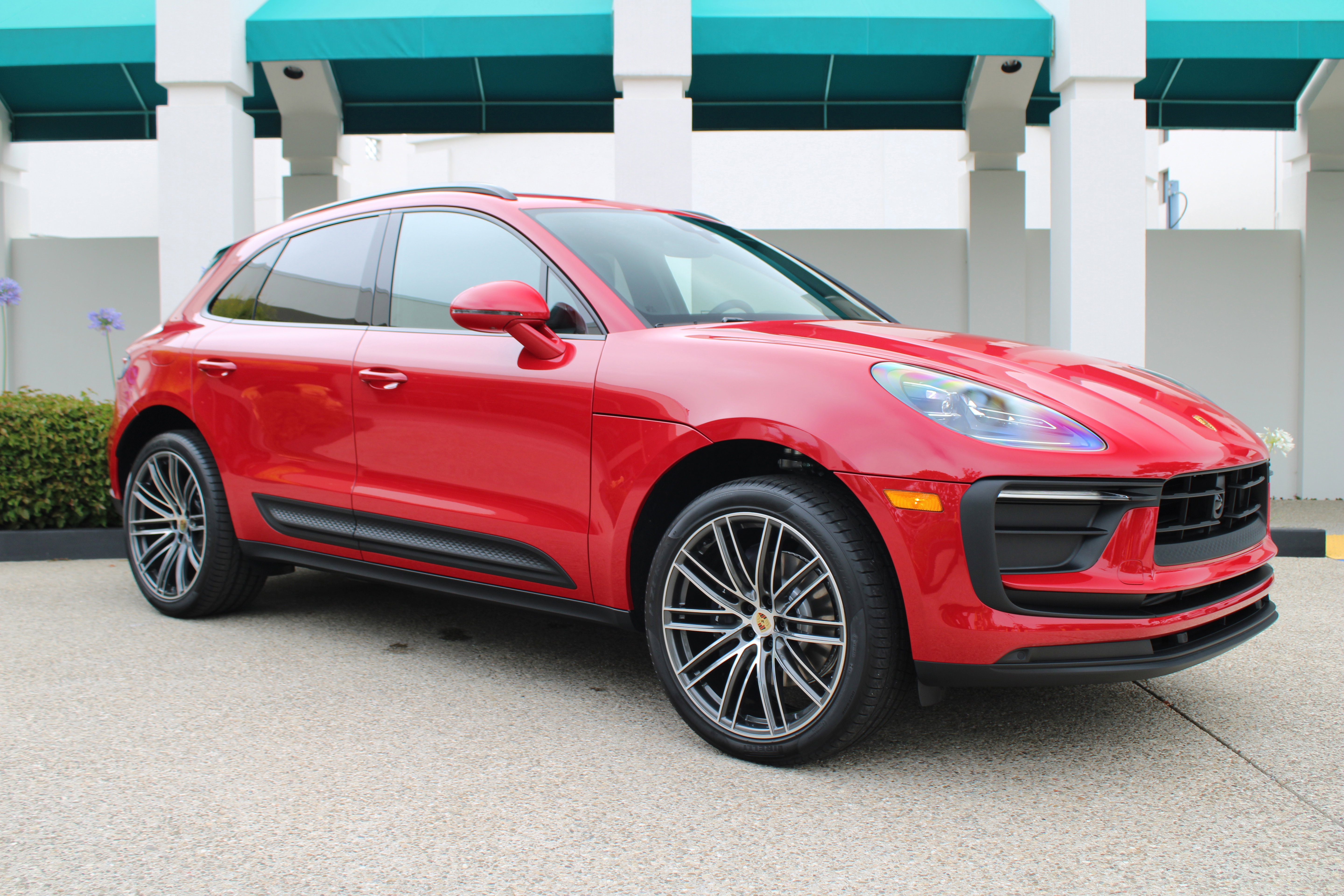 New 2025 Porsche Macan image 9