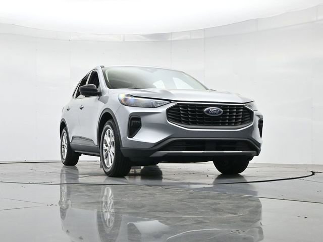 Used 2024 Ford Escape Active w/ Cold Weather Package image 32